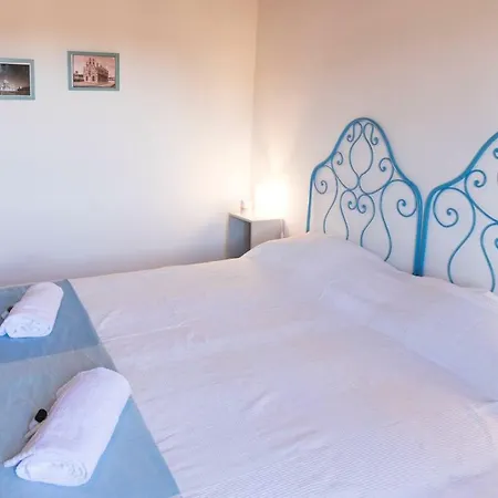 Altido Apt For 6 With Lovely Views 3 Mins To Corso Italia *